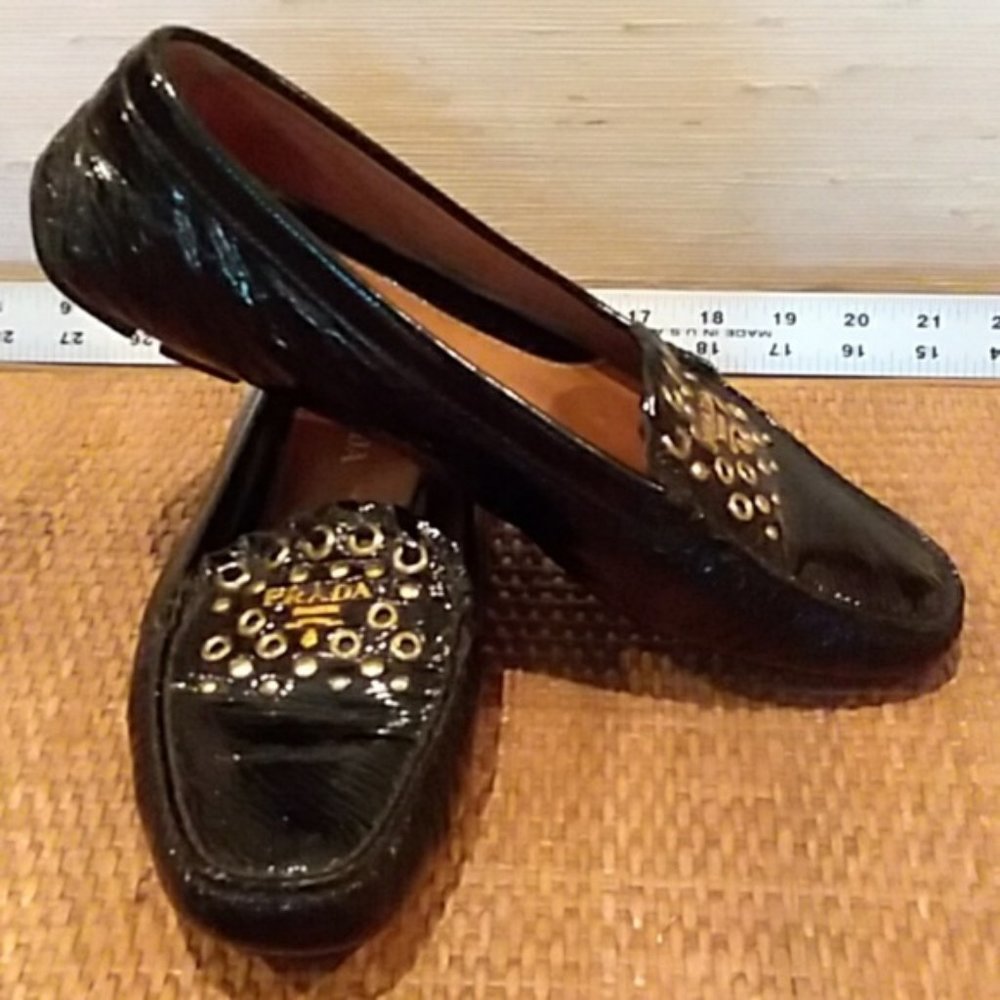 Gorgeous PRADA black PATENT LEATHER driving moc shoes 39.5   9
